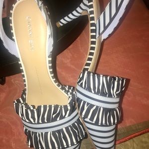 SOLD Gianni Bini (like new) shoes !